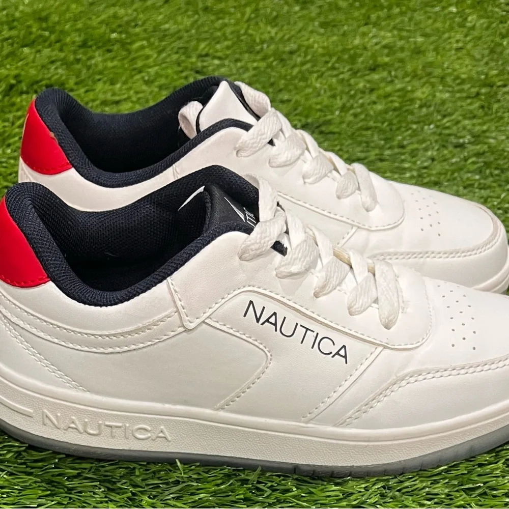 Nautica Boys Classic White and Red Faux Leather Sneakers Little Boys 2 - Picture 2 of 10